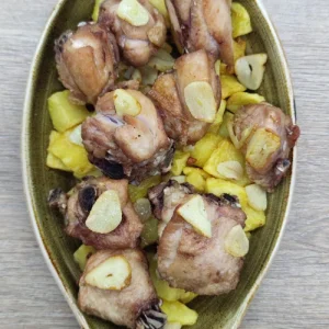 Pollo ajillo con patatas